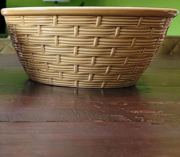 3 Schalen Jaren 60-70 gevlochten patroon
Staffel Stoneware beschikbaar voor biedingen