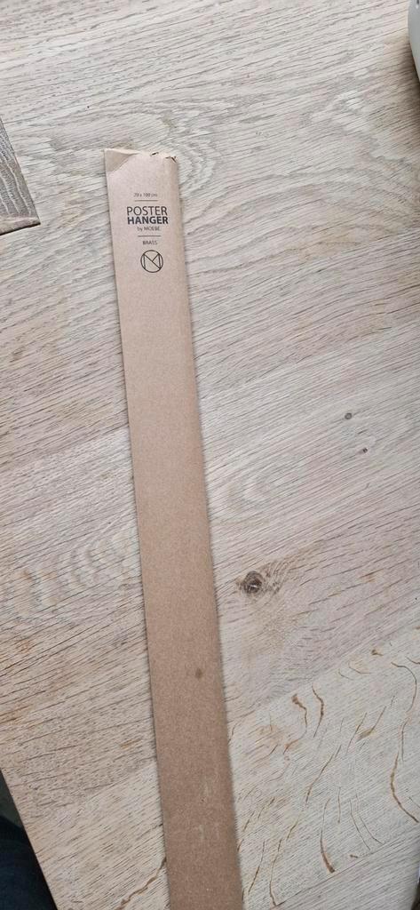 Deens design, brass posterhangers. Denemarken. By Moebe, Huis en Inrichting, Woonaccessoires | Lijsten, Nieuw, 75 cm of meer, 75 tot 100 cm