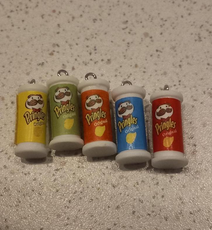 Pringles bedel (chips) "nieuw", Hobby en Vrije tijd, Kralen en Sieraden maken, Nieuw, Bedel, Ophalen of Verzenden