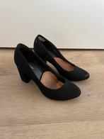 Zwarte pump, maat 35, Kleding | Dames, Schoenen, Ophalen, Zo goed als nieuw, Zwart