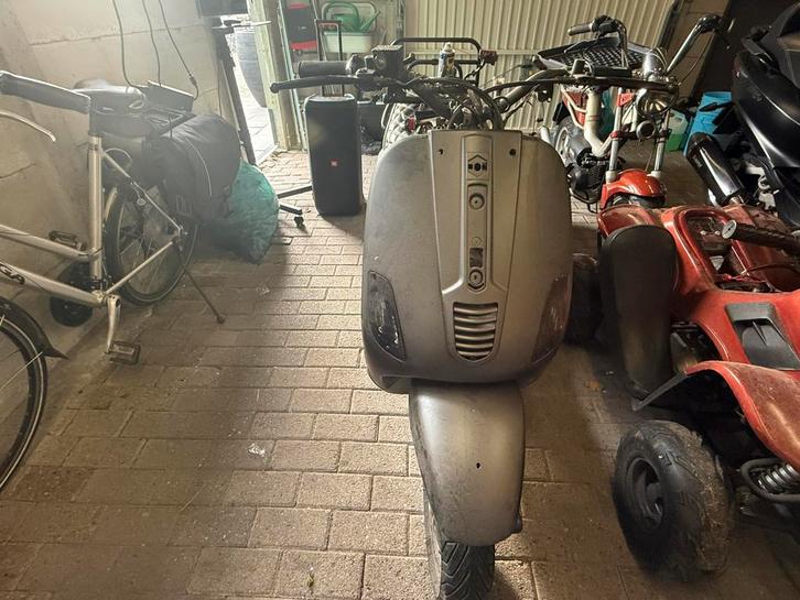 Vespa LX C38 opknapper te koop motorisch 100% in orde!, Fietsen en Brommers, Scooters | Vespa, Zo goed als nieuw, Vespa LX, Benzine