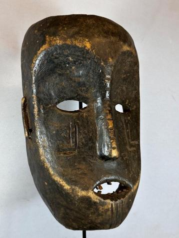 251029 Zeldzaam antiek Afrikaans Ngbaka masker Congo. beschikbaar voor biedingen