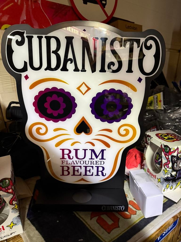 Licht reclame Cubanisto rum/beer, Ophalen of Verzenden, Nieuw, Lichtbak of (neon) lamp