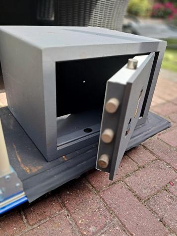 Zeer Degelijke Kluis van het topmerk Cisa beschikbaar voor biedingen