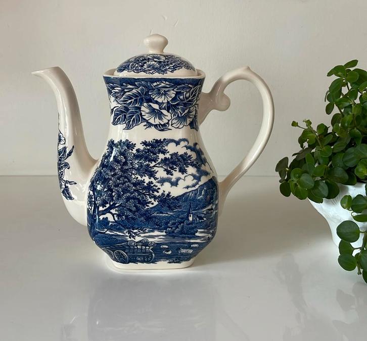 English Ironstone Tableware koffiepot, Huis en Inrichting, Keuken | Servies, Ophalen of Verzenden