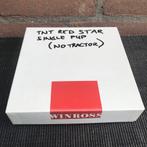 1:64 WINROSS TNT RED STAR, Hobby en Vrije tijd, Modelauto's | Overige schalen, Ophalen of Verzenden, Zo goed als nieuw, Bus of Vrachtwagen