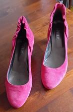 Dames pumps rood, Ophalen of Verzenden, Zo goed als nieuw, Rood