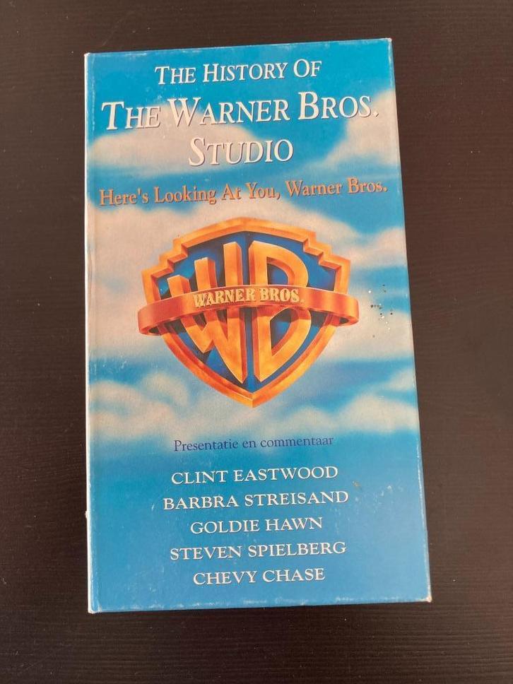 History of the Warner Bros Studio - VHS documentare, Verzamelen, Film en Tv, Zo goed als nieuw, Film, Overige typen, Ophalen of Verzenden