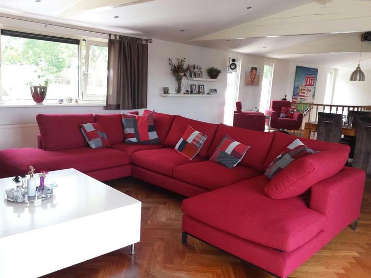 Piet Klerkx Julano U-vormige bank - Rood, Huis en Inrichting, Banken | Bankstellen, Gebruikt, Vierpersoons of meer, 300 cm of meer