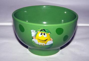 Mooie M&M kom. Groen met stippen. Nwst. beschikbaar voor biedingen