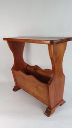 Vintage houten krantenbak of lectuurmand. S35, Huis en Inrichting, Tweedehands verkoop, Tweedehands verkoop, Gebruikt, Ophalen of Verzenden