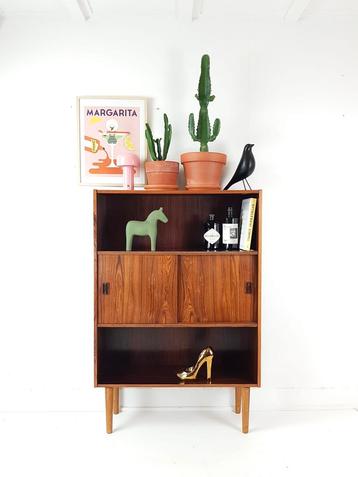 Vintage Deens schuifdeurkastje | kast palissander beschikbaar voor biedingen