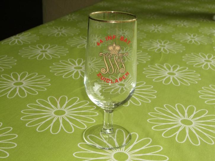 44. Infanterie  Bataljon Zuidlaren bierglas op voet, Verzamelen, Militaria | Algemeen, Landmacht, Overige typen, Nederland, Ophalen of Verzenden
