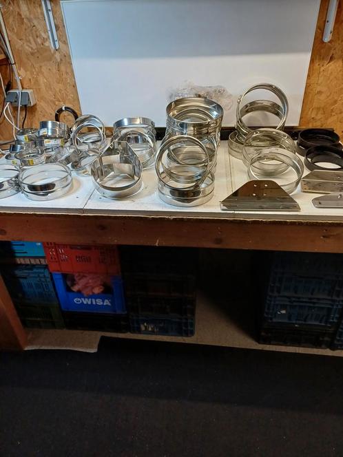 Partij rvs klem-wand beugels voor schoorsteen pijpen  / 130, Diversen, Rommelmarktspullen, Nieuw, Ophalen