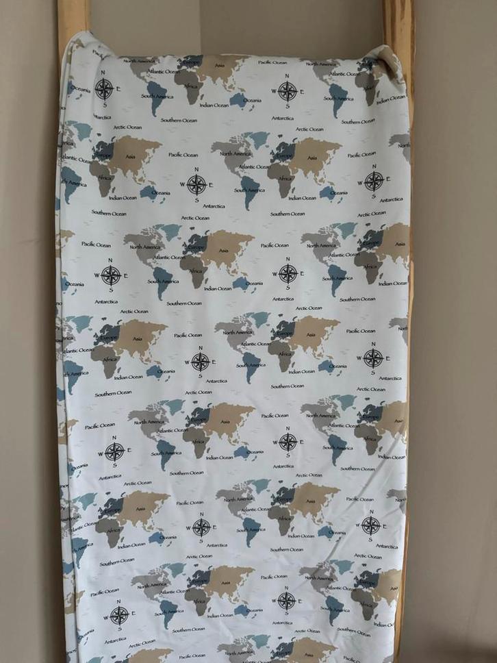 Wereldkaart Tricot Stof - 2 Meter, Hobby en Vrije tijd, Stoffen en Lappen, Nieuw, Katoen, 120 cm of meer, 200 cm of meer, Overige kleuren