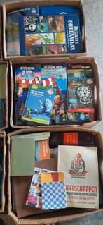 5 volle dozen met boeken romans thrillers kookboeken, Ophalen, Gelezen, Verschillende onderwerpen