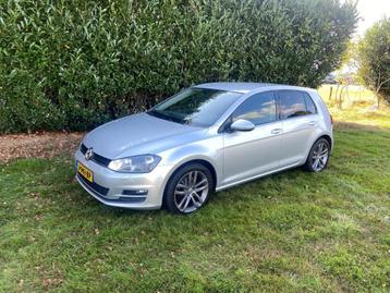 VW Golf 7 HighLine met de betrouwbare 1.2 motor Applecarplay beschikbaar voor biedingen