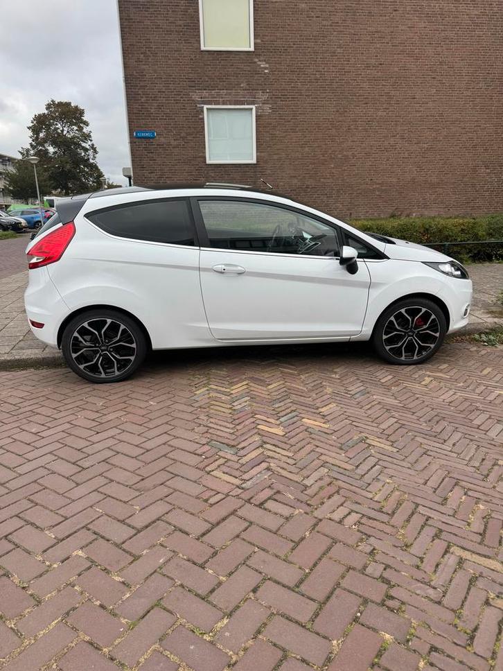 Ford Fiësta 1.25 60KW 3DR 2009 Wit, Auto's, Ford, Particulier, Fiësta, Benzine, B, Hatchback, Handgeschakeld, Geïmporteerd, Wit