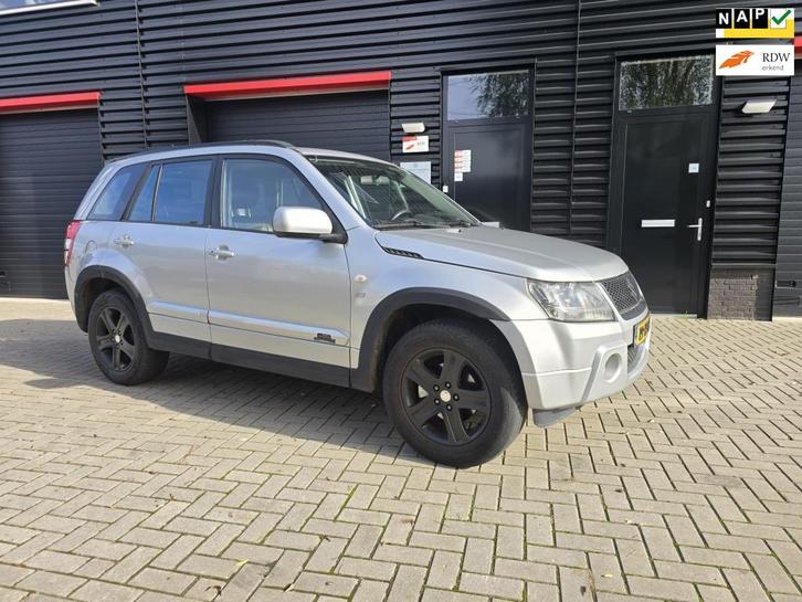 Suzuki Grand Vitara 2.0-16V Exclusive / 4X4 / STOELVERWARMIN, Auto's, Suzuki, Bedrijf, Te koop, Grand Vitara, 4x4, ABS, Airbags