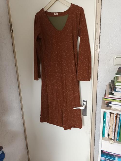 Lange Heart bruine jurk Elk seizoen Lange mouw.mt 44, Kleding | Dames, Jurken, Zo goed als nieuw, Maat 42/44 (L), Bruin, Onder de knie