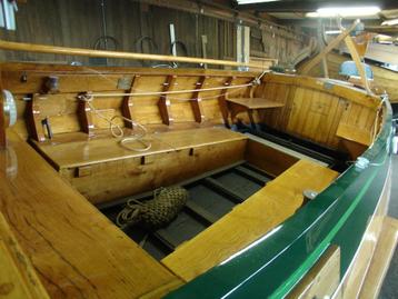 Open eikenhouten Friesche schouw 6,75 x 2.20 meter beschikbaar voor biedingen