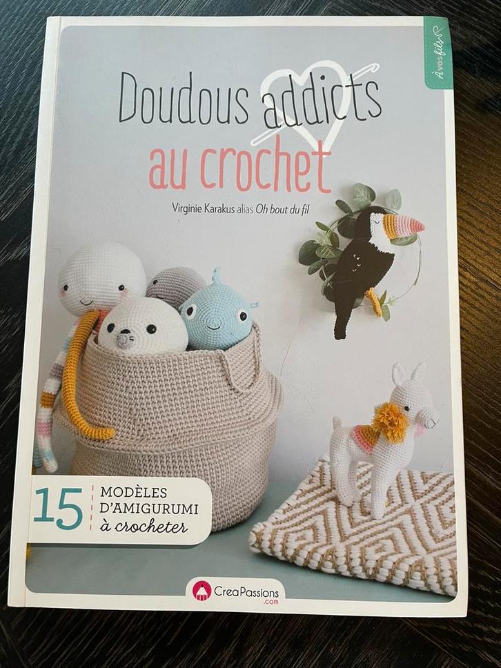 Haakboek Frans Doudous addicts Viginie Karakus, Boeken, Hobby en Vrije tijd, Zo goed als nieuw, Ophalen of Verzenden