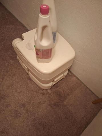 Draagbaar Toilet - Bi-Pot beschikbaar voor biedingen