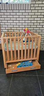 Mooie kinderbox, wipstoeltje en kinderstoel, Ophalen, Gebruikt, Vierkant, In hoogte verstelbaar