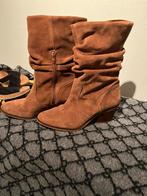 Bruine suede laarzen maat 40, Kleding | Dames, Schoenen, Hoge laarzen, Nieuw, Ophalen of Verzenden, Bruin