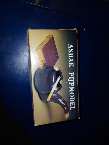 Pijpmodel Asbak in Originele Verpakking beschikbaar voor biedingen