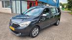 Dacia Lodgy 1.2 TCE 85KW Stepway 7p 2015 zeer mooie auto!nap, Auto's, Dacia, Voorwielaandrijving, Stof, 4 cilinders, 7 stoelen