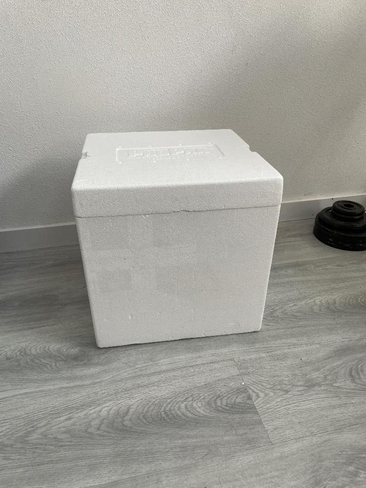 Stevige koeldoos / koelbox van EPS met deksel – Dikwandig., Caravans en Kamperen, Koelboxen, Zo goed als nieuw, Koelbox, Koelelement