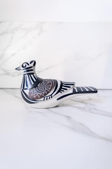Regal Keramieken Vogel (Duif) Beeld beschikbaar voor biedingen