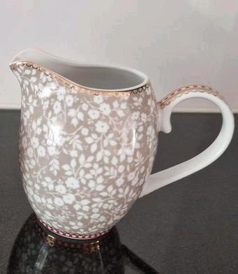PiP studio  melkkannetje.  beschikbaar voor biedingen