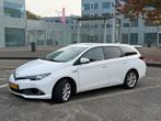 Toyota Auris Touring Sports 1.8 Hybrid Dynamic 2017 Wit, 65 €/maand, 28 km/l, Alcantara, Wit