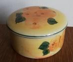 Aardewerk bakje Vic's hand painted, Huis en Inrichting, Keuken | Servies, Gebruikt, Ophalen of Verzenden, Schaal of Schalen, Overige stijlen
