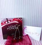 Love Potion Cherry On Top oorbellen, Hangers, Oriflame, Nieuw, Ophalen of Verzenden