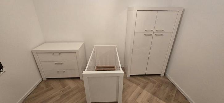 Babykamer meubels set - gebruikt, goede staat, Kinderen en Baby's, Kinderkamer | Complete kinderkamers, Gebruikt, Jongetje of Meisje