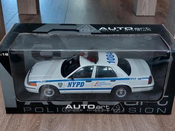 Ford Crown Victoria NYPD (2002) | Police | 1:18 | Autoart beschikbaar voor biedingen