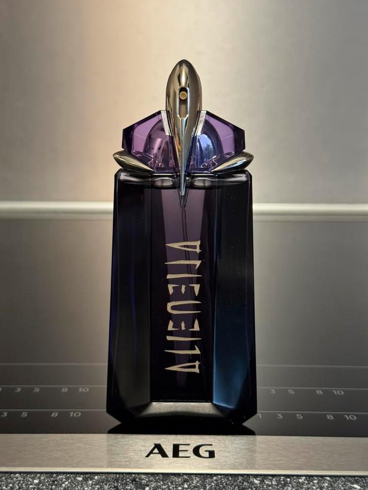 Alien Thierry mugler 90ml eau de parfum, Sieraden, Tassen en Uiterlijk, Uiterlijk | Parfum, Nieuw, Ophalen of Verzenden