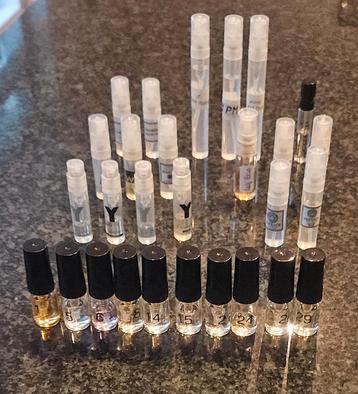 28 heren parfum samples (totaal 40~45 ml) beschikbaar voor biedingen