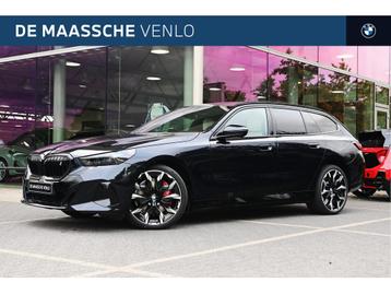 BMW i5 Touring eDrive40 M Sport / Panoramadak / Trekhaak / B beschikbaar voor biedingen
