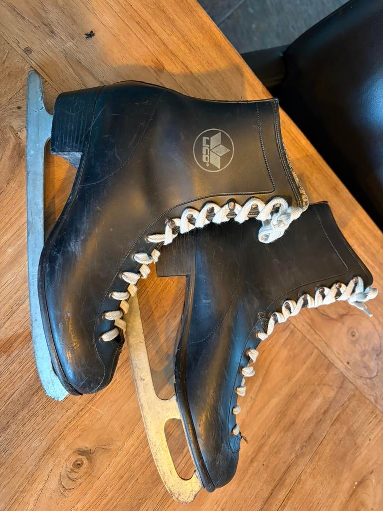 Zwarte kunstschaatsen maat 42, Sport en Fitness, Schaatsen, Ophalen of Verzenden, Zo goed als nieuw, Kunstschaatsen, Overige merken