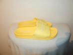 Kurt Geiger slippers geel witte merk druk bovenkant 38, Slippers, Kurt geiger, Verzenden, Geel