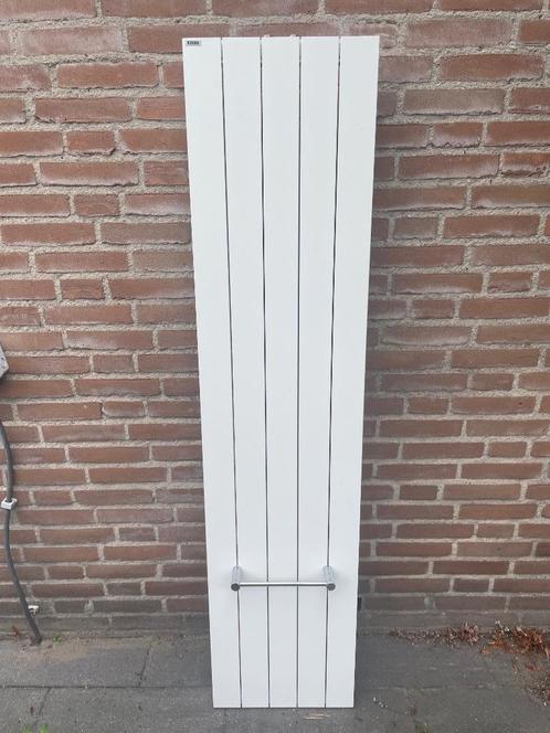 Vasco Radiator Badkamer, Doe-het-zelf en Verbouw, Verwarming en Radiatoren, Zo goed als nieuw, Radiator, 800 watt of meer, 80 cm of meer