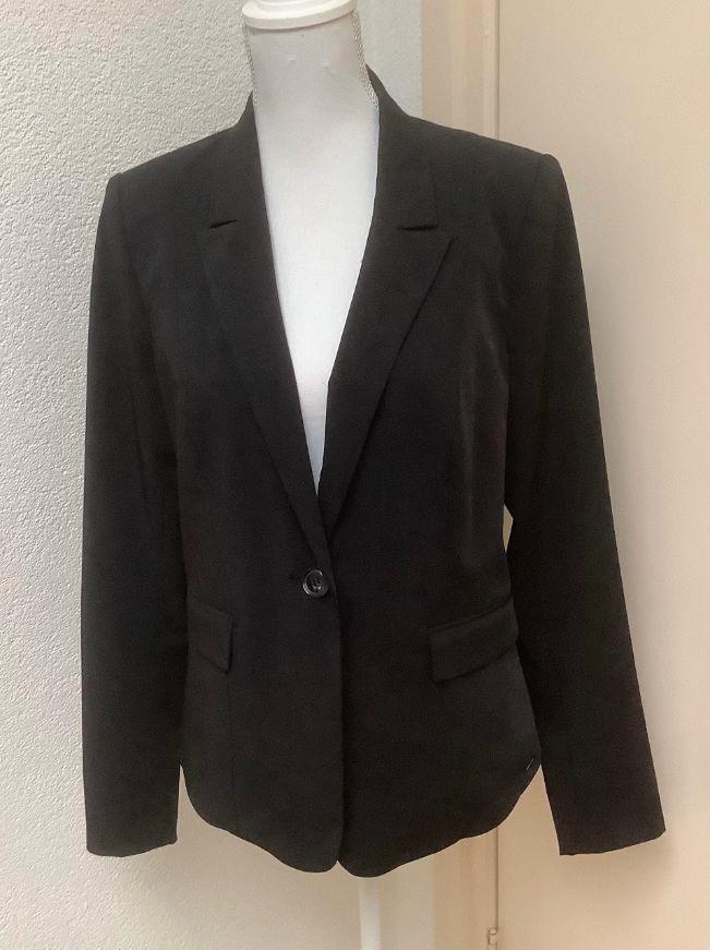 Stijlvolle Zwarte Superstar blazer mt 40 / als nieuw!, Kleding | Dames, Jasjes, Kostuums en Pakken, Zo goed als nieuw, Maat 38/40 (M)