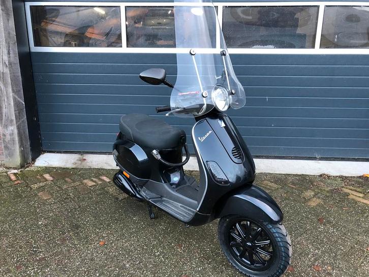 Vespa lx brom 2007 nette mooie scooter! 55km!, Fietsen en Brommers, Scooters | Vespa, Zo goed als nieuw, Vespa LX, Benzine, Ophalen