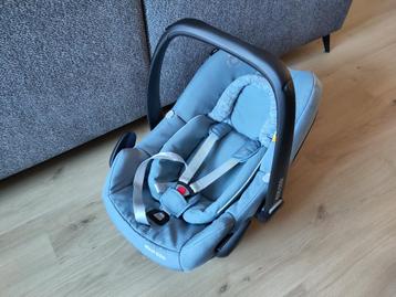Maxi cosi rock inclusief newborn zitje beschikbaar voor biedingen