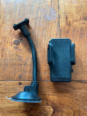 Telefoon houder voor in auto. beschikbaar voor biedingen