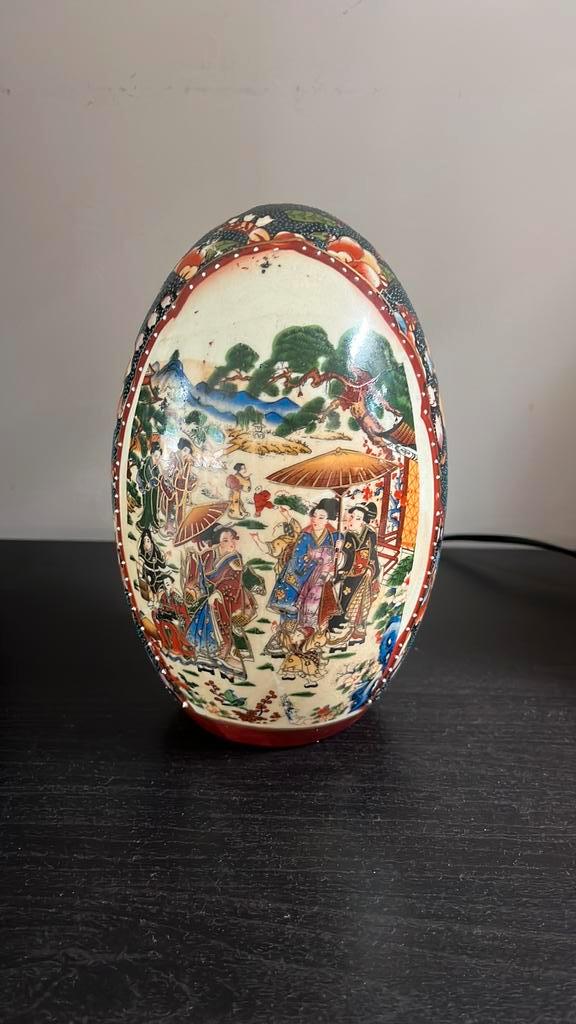Decoratief Oosters ei – handbeschilderd keramiek, Antiek en Kunst, Antiek | Keramiek en Aardewerk, Ophalen of Verzenden